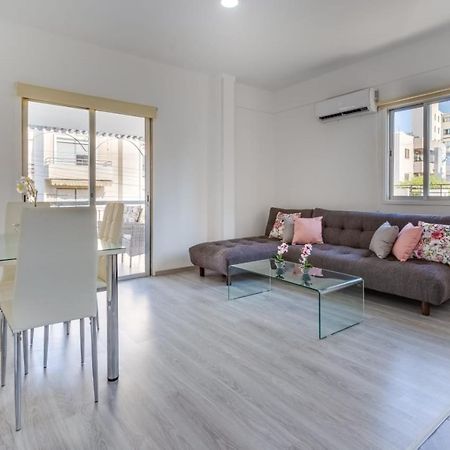 Downtown Larnaca Apartment Exterior photo